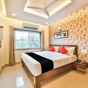 3* Hotel Golden Feather